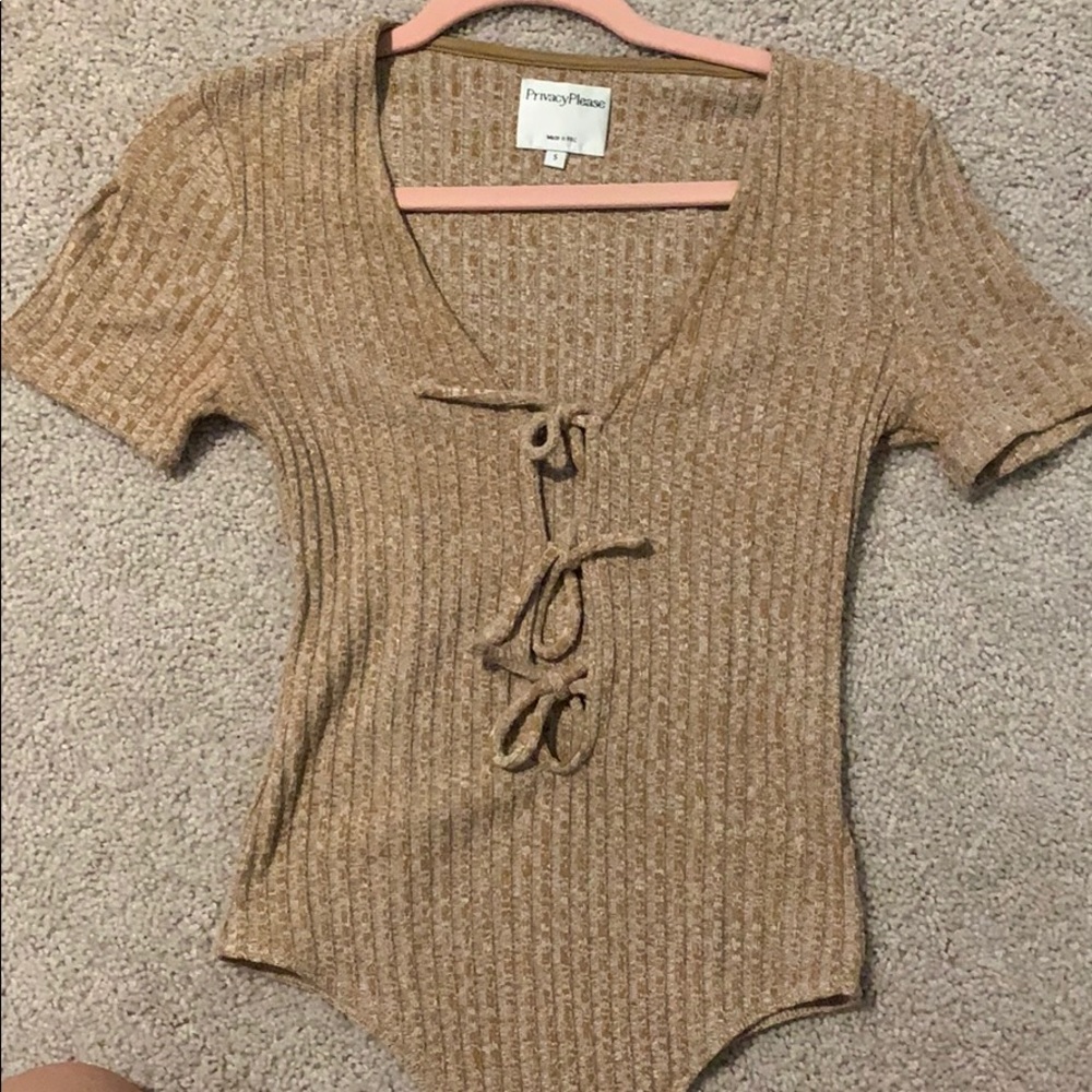Privacy please gold leotard - Picture 2 of 4